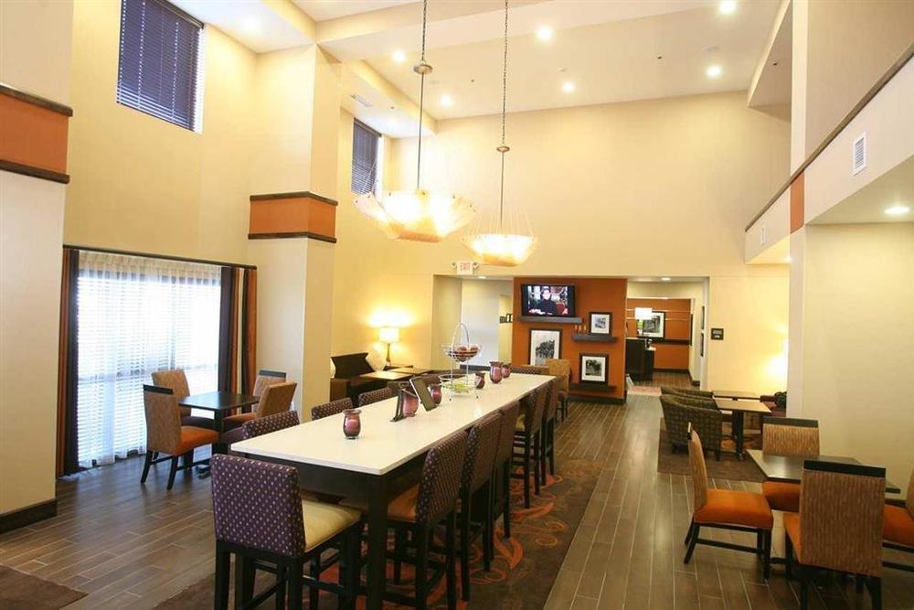 法戈医学中心欢朋套房酒店 餐厅 照片
